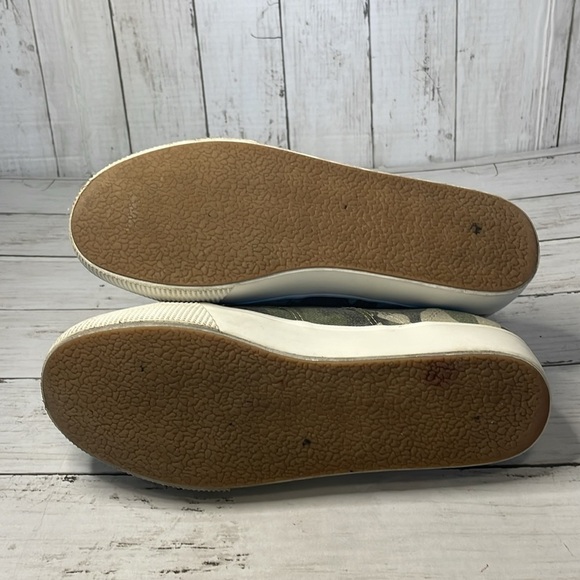 Steve Madden Emmi Camo Platform Sneakers - Picture 7 of 10